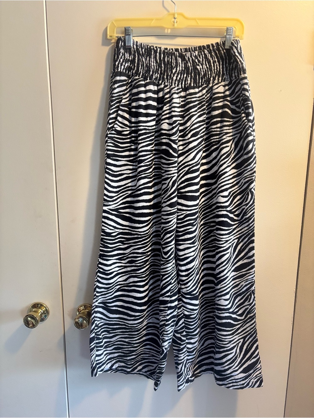 Tahari Palazzo pants black and white zebra print size large